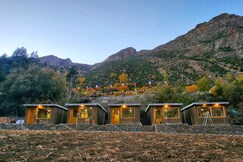 Cozy Mountain Cottage by the River