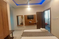 Chandra Home Stay Varanasi