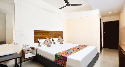 FabHotel Sashi Paradise Room Type - Deluxe Room FabHotel Sashi Paradise Room Type - Deluxe Room
