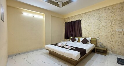 Hotel Moon light Room Type - Deluxe Room