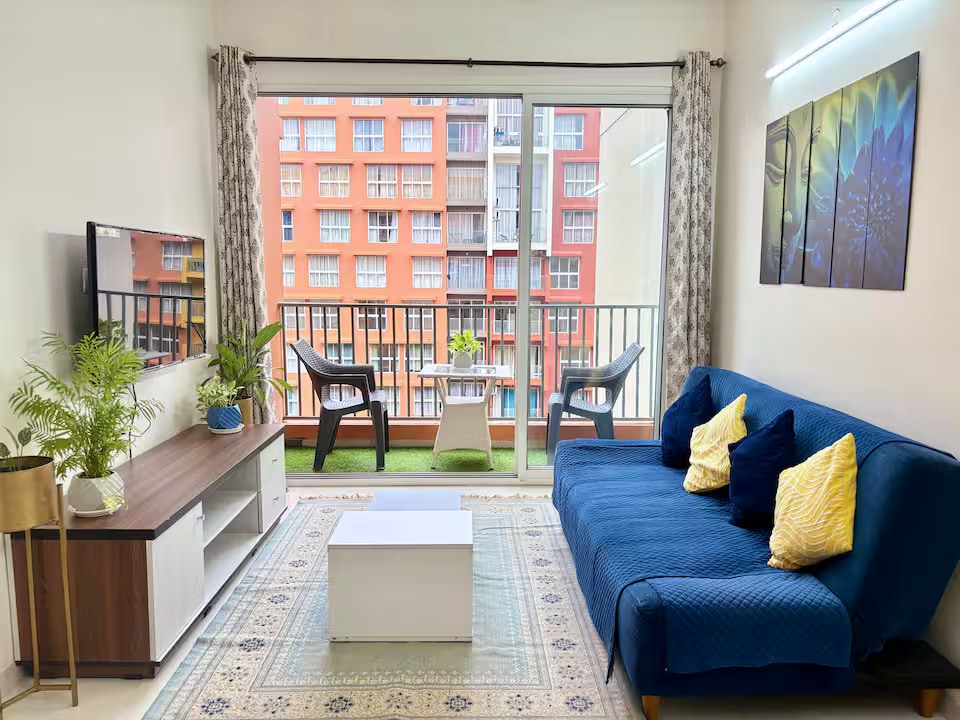 2BHK Pool view | 5mins from Airport |Zennova Stays - Tap to explore photos