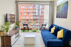 2BHK Pool view | 5mins from Airport |Zennova Stays