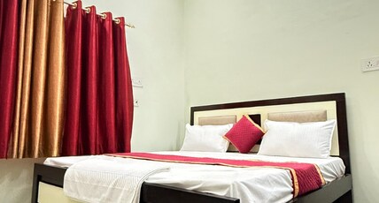 Shree Aaditri Inn Room Type - Deluxe Room