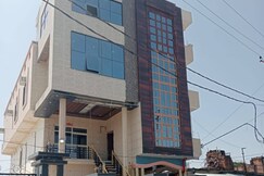 Usha Hotel and Resort