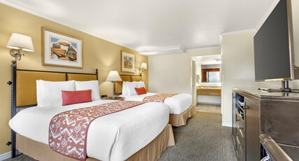 Best Western Plus Arroyo Roble Hotel & Creekside Villas Room Type - 2 Queen Beds, Hotel Building, Red Rock View, Non-Smoking, Patio, Refrigerator, First Floor, Full Bre Best Western Plus Arroyo Roble Hotel & Creekside Villas Room Type - 2 Queen Beds, Hotel Building, Red Rock View, Non-Smoking, Patio, Refrigerator, First Floor, Full Bre