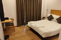 Super Townhouse HOTEL SPR ROAD