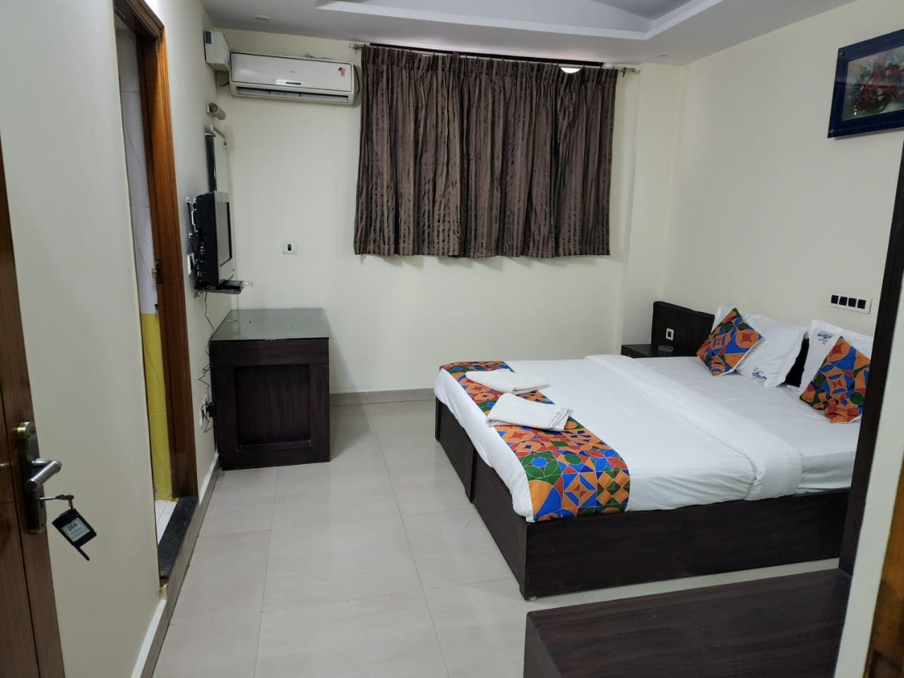 Western Suites Hotel & Spa - Tap to explore photos