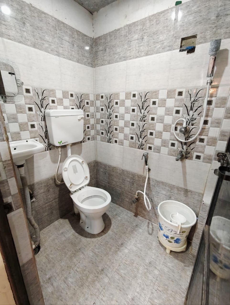 Varanasi Dream Guest House - Tap to explore photos