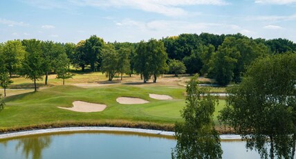 Mercure Orl Room Type - Classic Room with large bed and golf course view
