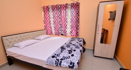 SRI SIGANDURESHWARI BOARDING & LODGING Room Type - DELUXE ROOM NON AC