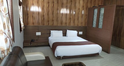 Hotel Vir Sai Room Type - Deluxe Double AC Room