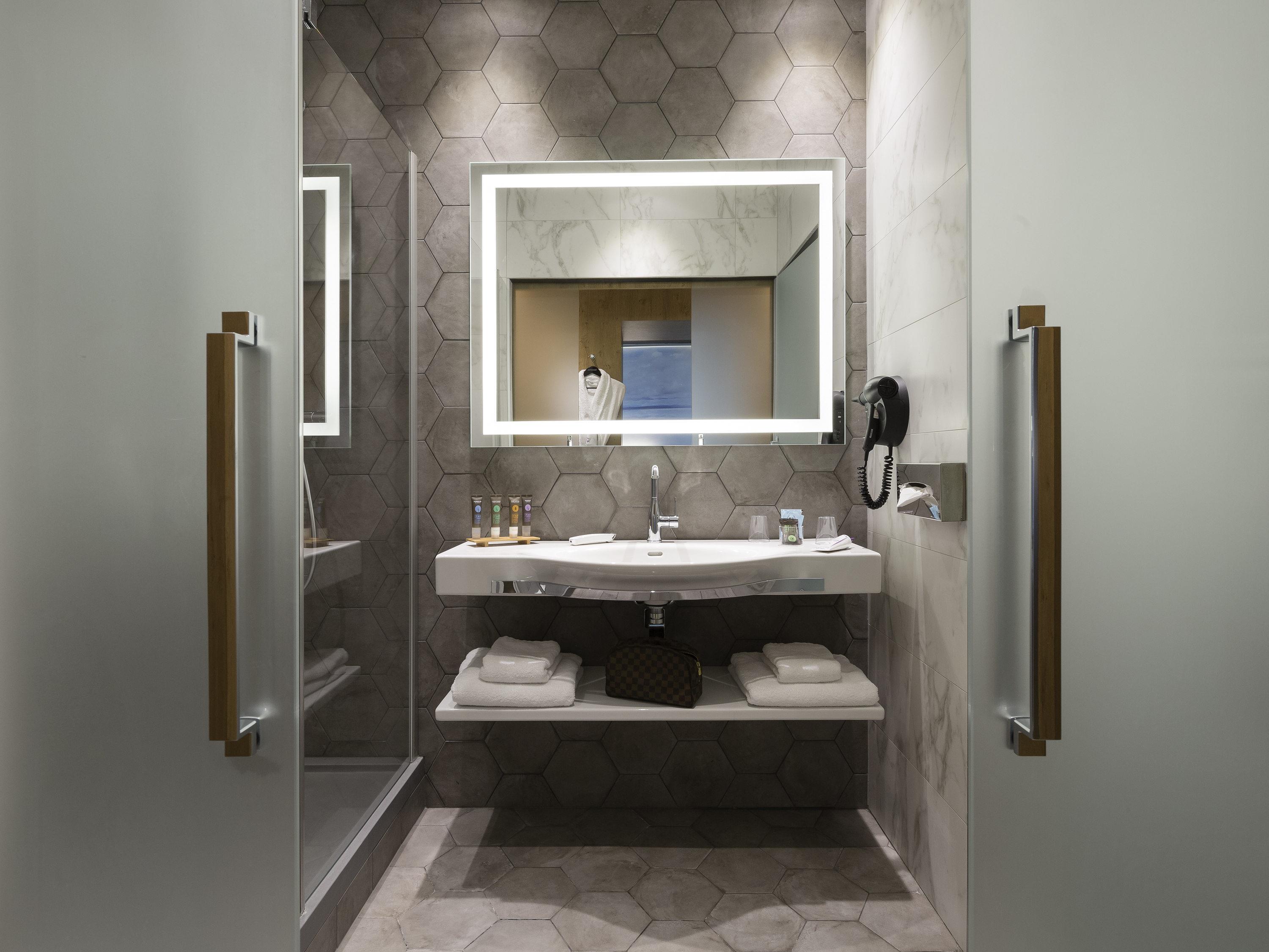 Novotel Saint Brieuc Central Station - Tap to explore photos