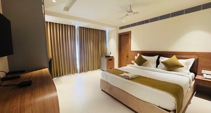 Hotel Vaishnavi Heights Room Type - Club Room