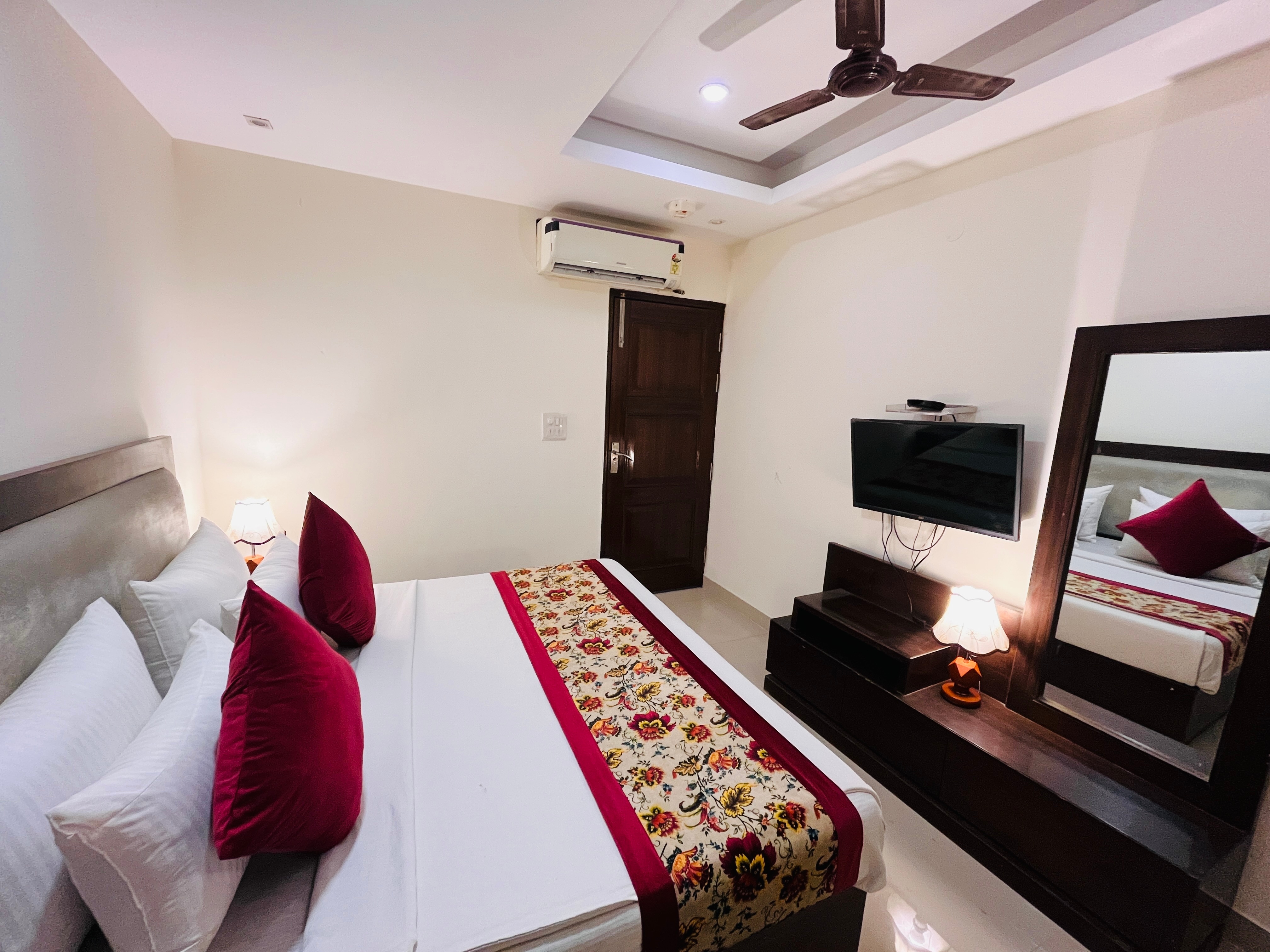 Hotel The Paramont Near Delhi IGI Airport - Tap to explore photos