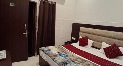 HOTEL TAJ Shiv Nagar, GT Road Room Type - DELUXE ROOM