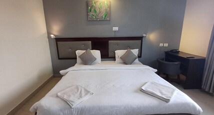 SIAH -SIGN INN APART HOTEL Room Type - Deluxe Room Annex A Building