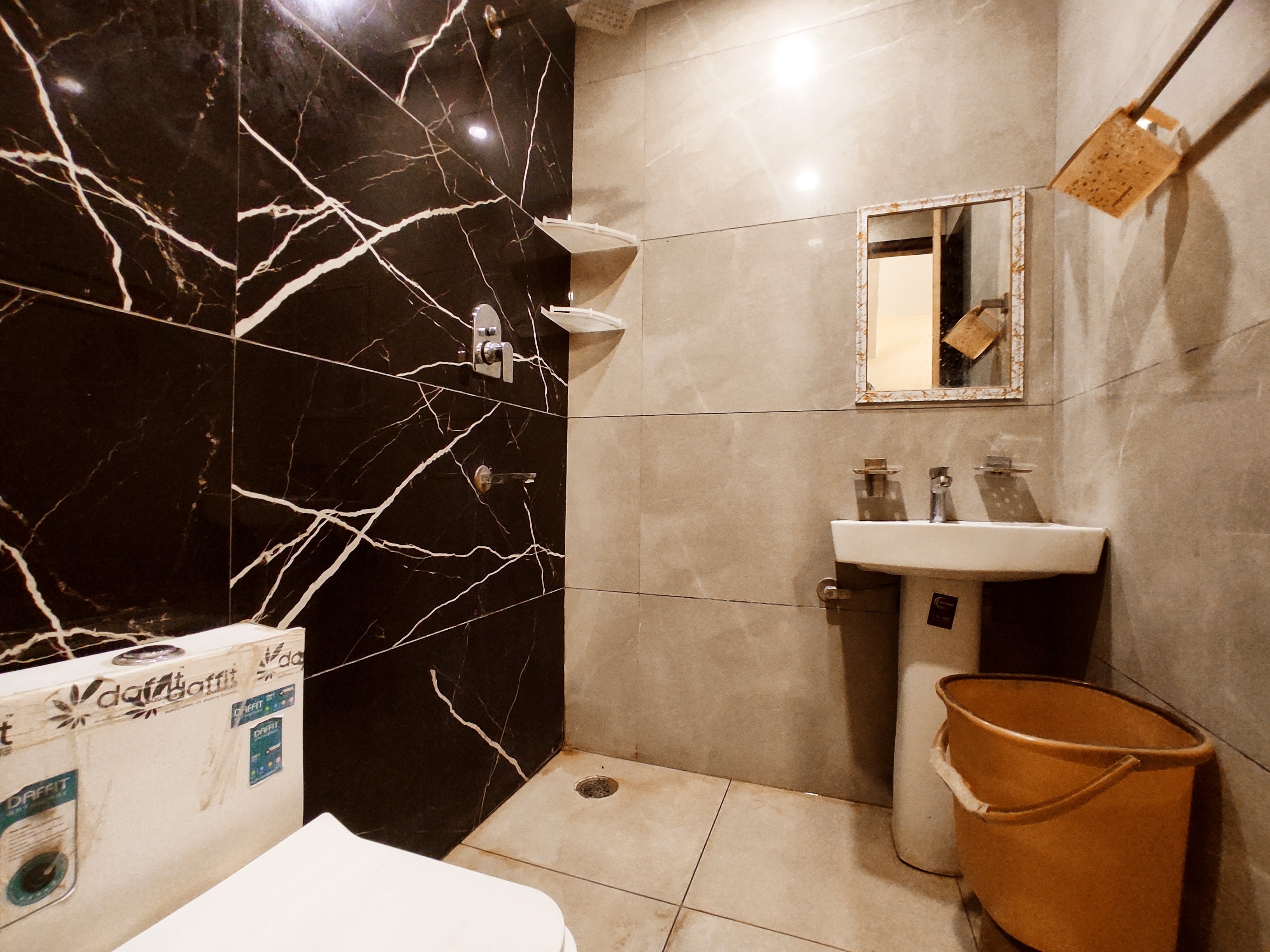 THE RAJMANI MOTEL PHAGWARA CITY - Tap to explore photos