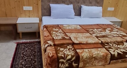 PC KUNJ HOMESTAY & RESTAURANT Room Type - Double room with Kitchen space