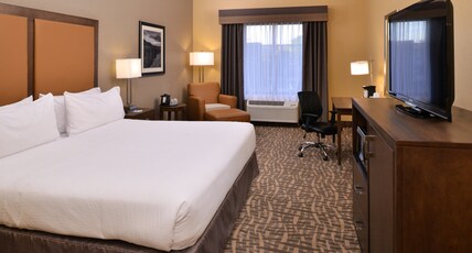 Holiday Inn Express & Suites PAGE - LAKE POWELL AREA Room Type - 1 King Standard Mobility Accessible Tub