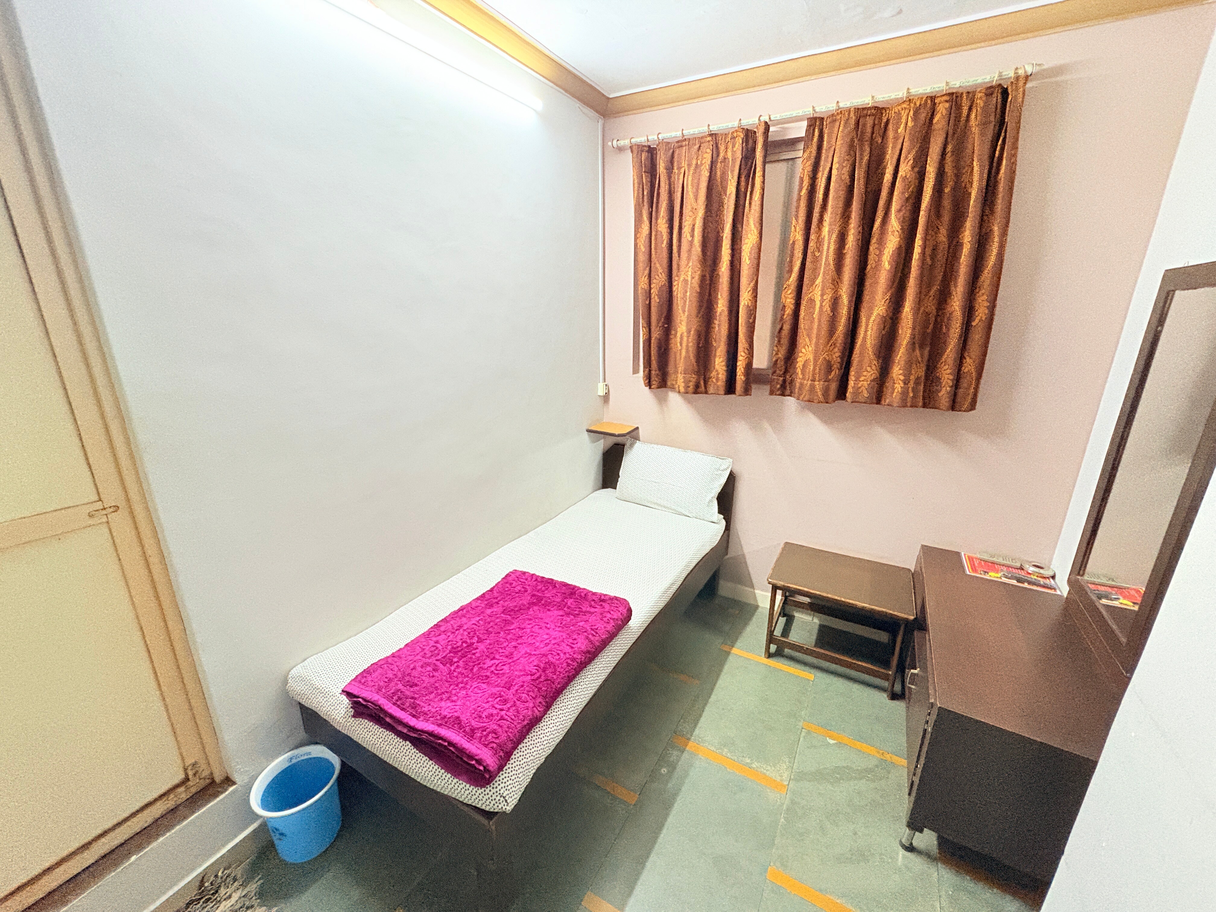 Hotel - Anjali - Tap to explore photos