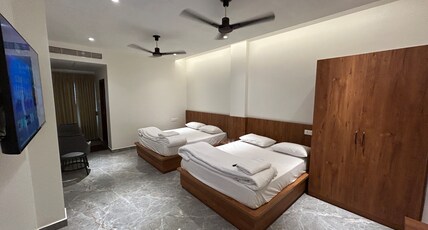 KOSALA GRAND Room Type - QUADRUBLE LUXURY ROOM