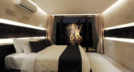 eqUILIBRIA SEMINYAK Room Type - Signature Villa