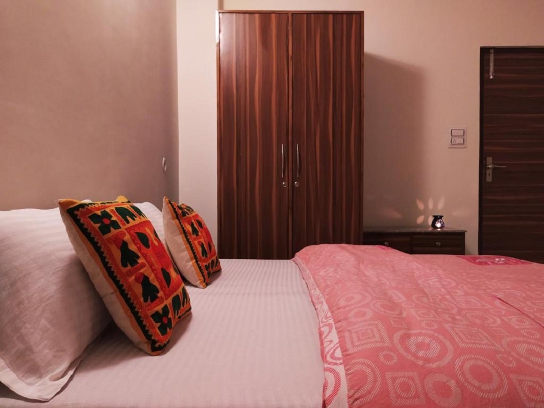 Shimla Gypsy - Oak Room (Women Friendly) - Tap to explore photos