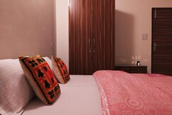 Shimla Gypsy - Oak Room (Women Friendly)