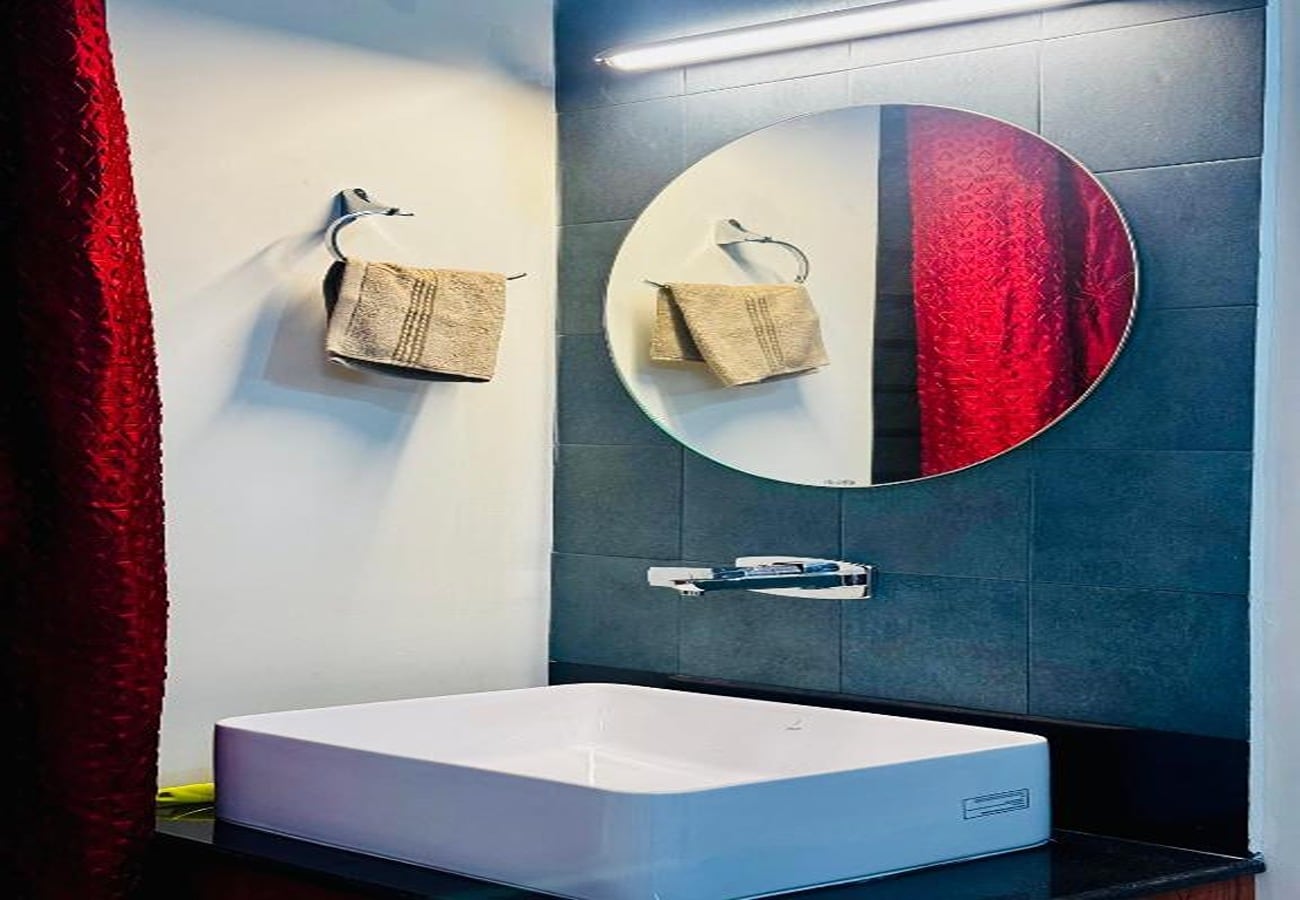 Al Kabeer Private Suites 2BHK @ Kowdiar - Tap to explore photos