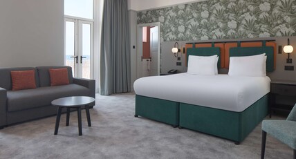 DoubleTree by Hilton Brighton Metropole Room Type - KING SUP RM-VW-BALCON-SOFA