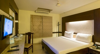 Crescent Crest Room Type - Deluxe AC Room
