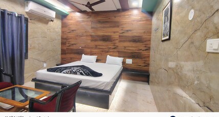 KOHINOOR RESIDENCEY Room Type - 106 AC 2COT SUITE ROOM SECOND FLOOR