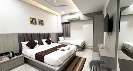 HOTEL LEE PARAMOUNT Room Type - DELUXE FAMILY 3 PERSON ROOM HOTEL LEE PARAMOUNT Room Type - DELUXE FAMILY 3 PERSON ROOM