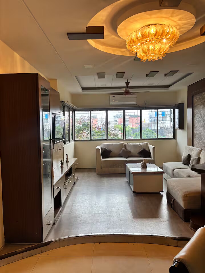 New Alipore 9 Rooms Apartment - Tap to explore photos