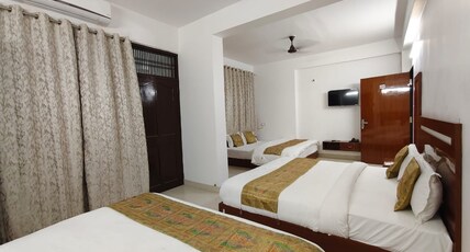 Hotel Veda Vatica Room Type - Deluxe Family Room - AC