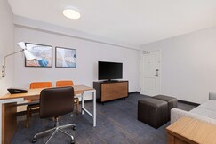 Embassy Suites Chicago Downtown - No Resort Fee