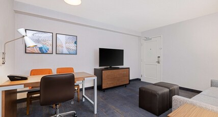 Embassy Suites Chicago Downtown - No Resort Fee Room Type - 2 DBL BEDS-1 BEDROOM SUITE