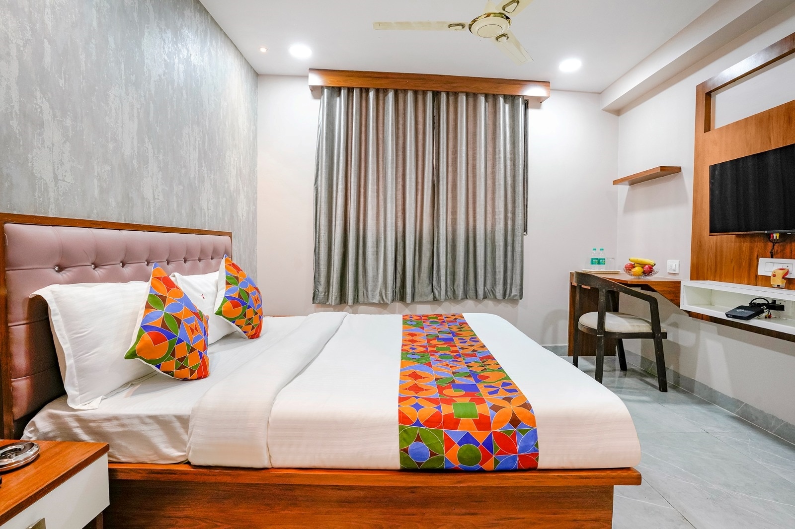 Hotel Affari - Tap to explore photos