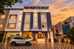 Address of Hotel Veronica