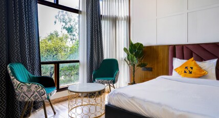 Hide-In Hostel Room Type - Premium King Room