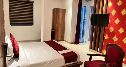 RR Hotel & Resort Room Type - Deluxe Room with Balcony