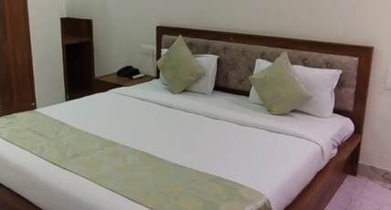 HOTEL KRISHNAM PALACE AND RESTAURANT Room Type - Deluxe Room