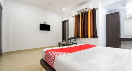Hotel S G International Room Type - Deluxe AC