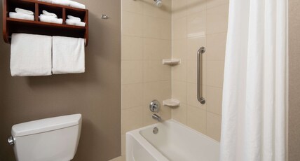 Hampton Inn by Hilton VISALIA Room Type - 2 QUEEN BEDS NONSMOKING