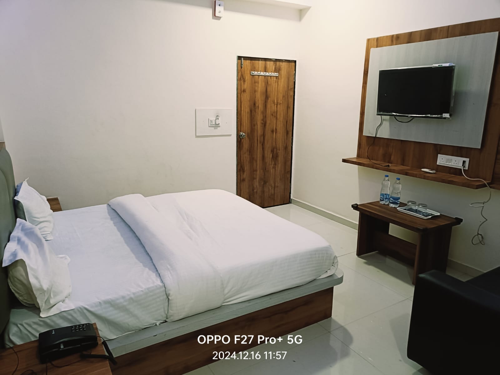 Hotel Aarya - Tap to explore photos