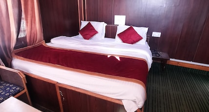 Hotel Dreamland Room Type - Super Deluxe Room with Balcony and Mountain View Hotel Dreamland Room Type - Super Deluxe Room with Balcony and Mountain View