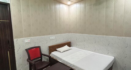 Hotel Samriddhi palace Room Type - single bed room without AC