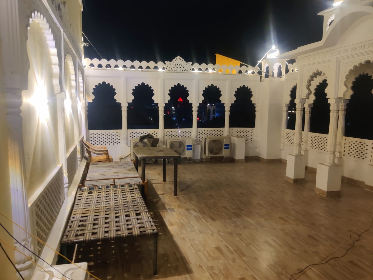 Hotel Lali Palace - Tap to explore photos