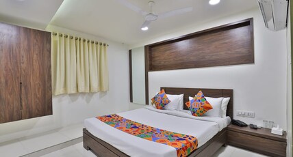 Hotel Nice Room Type - Deluxe Non Ac (UNMARRIED COUPLE NOT ALLOWED) Double Bed