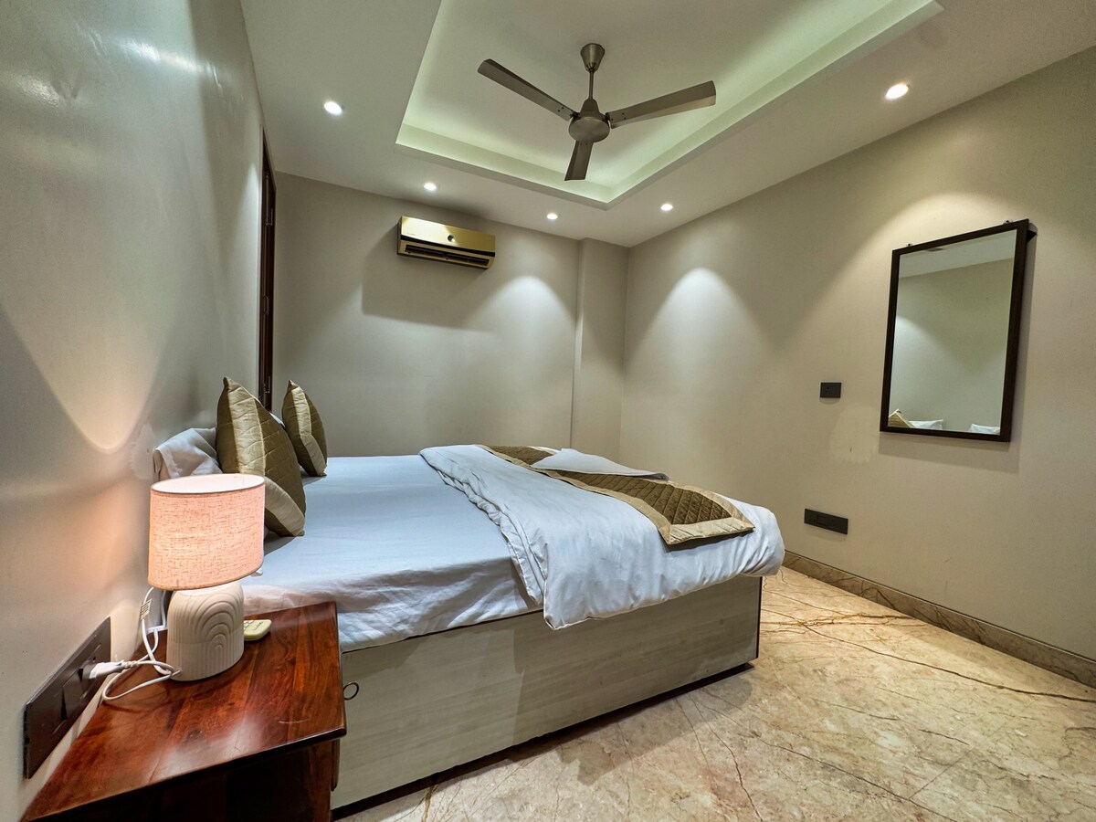 Ultra Luxury 3BHK in South Delhi - Tap to explore photos